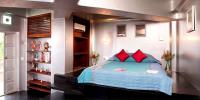 Air-conditioned cottage or Garden Room