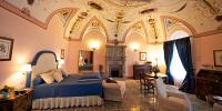 Suite Camelia with frescoes ceiling sea view and terrace