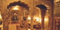 Sheesh Mahal Suite