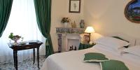 Standard double room with garden view