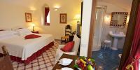 Superior Double room with terrace and partial view