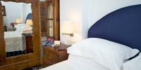 Standard double room with cloister view