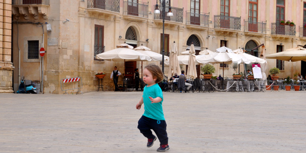 Cormac running around Piazza Duomo 
