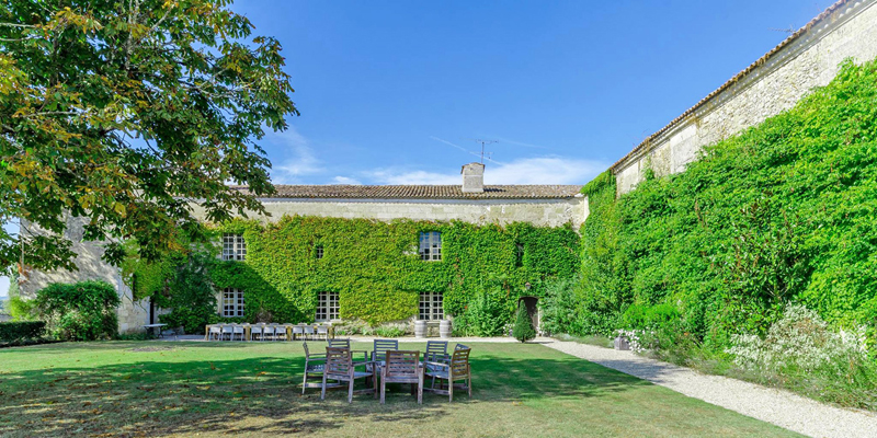 i-escape blog / Finding your perfect holiday villa / Chateau Rigaud