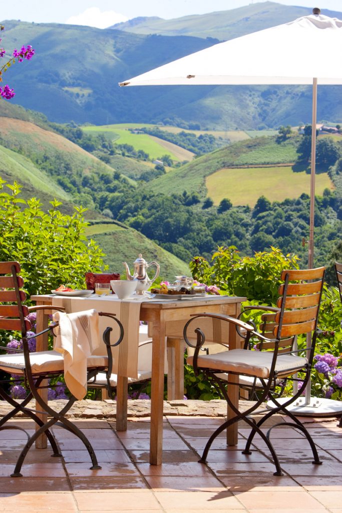 Find your perfect mountain retreat / Auberge Ostape, Gascony, France