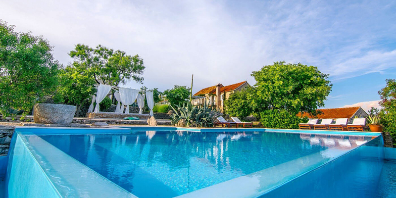 i-escape blog / 6 family-friendly beach hotels in Croatia / Hillside Residence Hvar