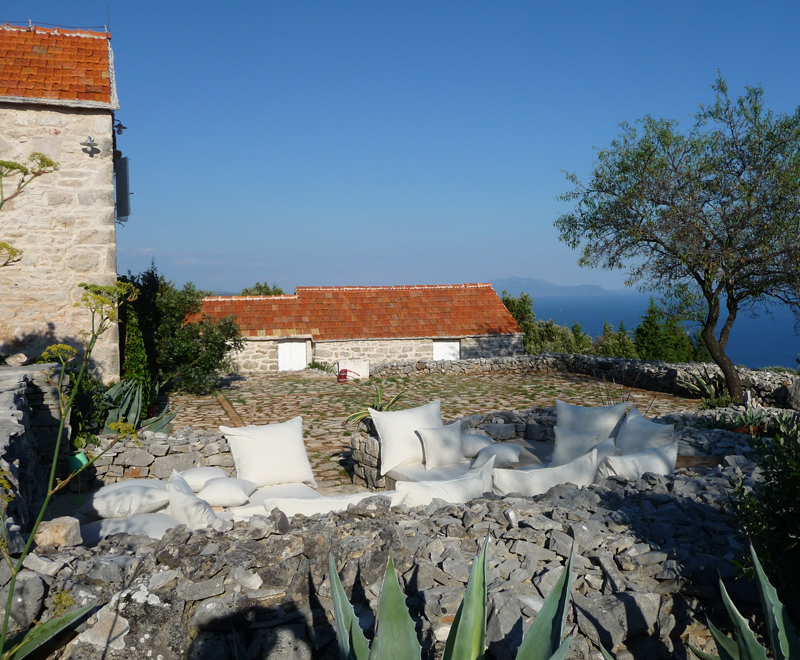 i-escape blog / 6 family-friendly beach hotels in Croatia / Hillside Residence Hvar