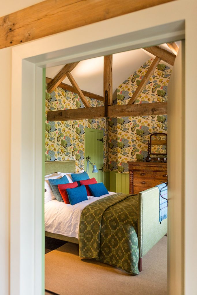 craftsmanscottage_bedroom