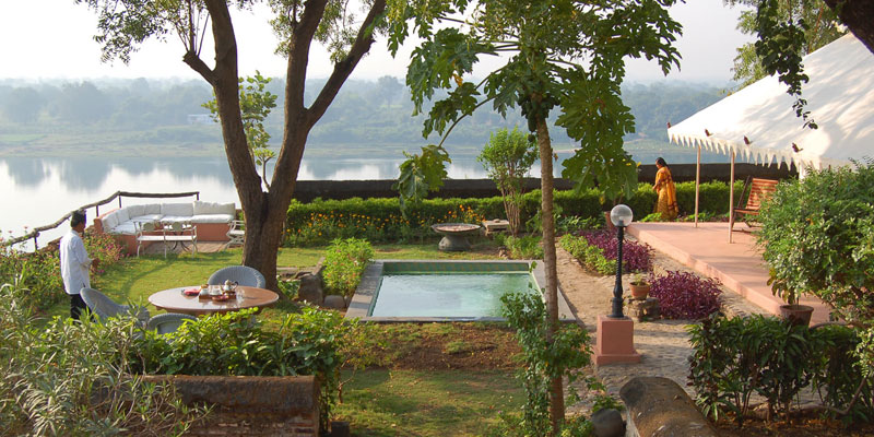 the i-escape blog / wild swimming and stylish stays / Ahilya Fort
