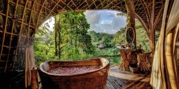 i-escape blog / Luxury hotel bathtubs with spectacular views / Bambuh Indah Bali