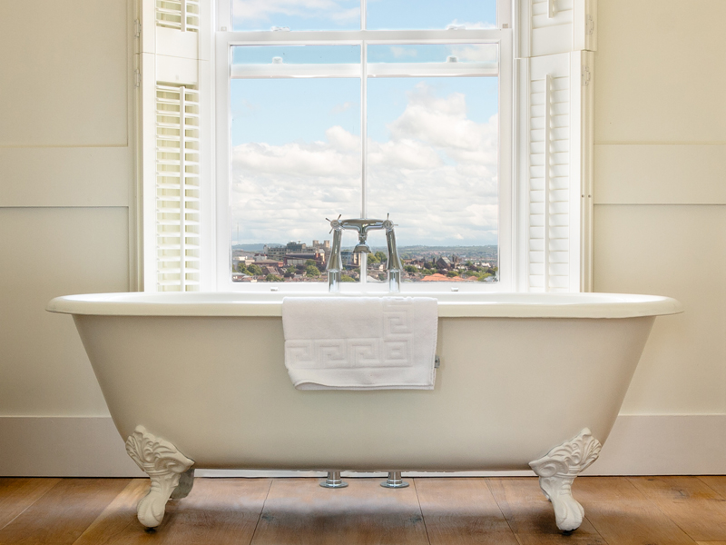 the i-escape blog / Luxurious hotel rooms with bathtubs and spectacular views / Number Thirty Eight Bristol