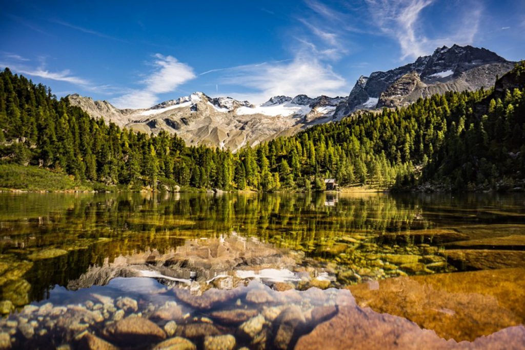 the i-escape blog / 12 amazing wild swimming spots in the UK & worldwide / Reedsee Lake, Austria