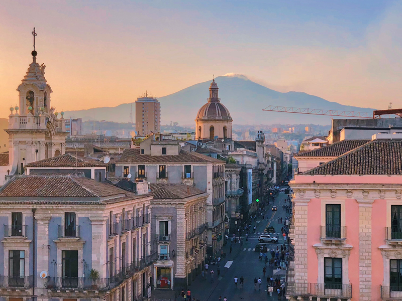 i-escape blog / Palazzo hotels like The White Lotus / Rooftop view of Catania